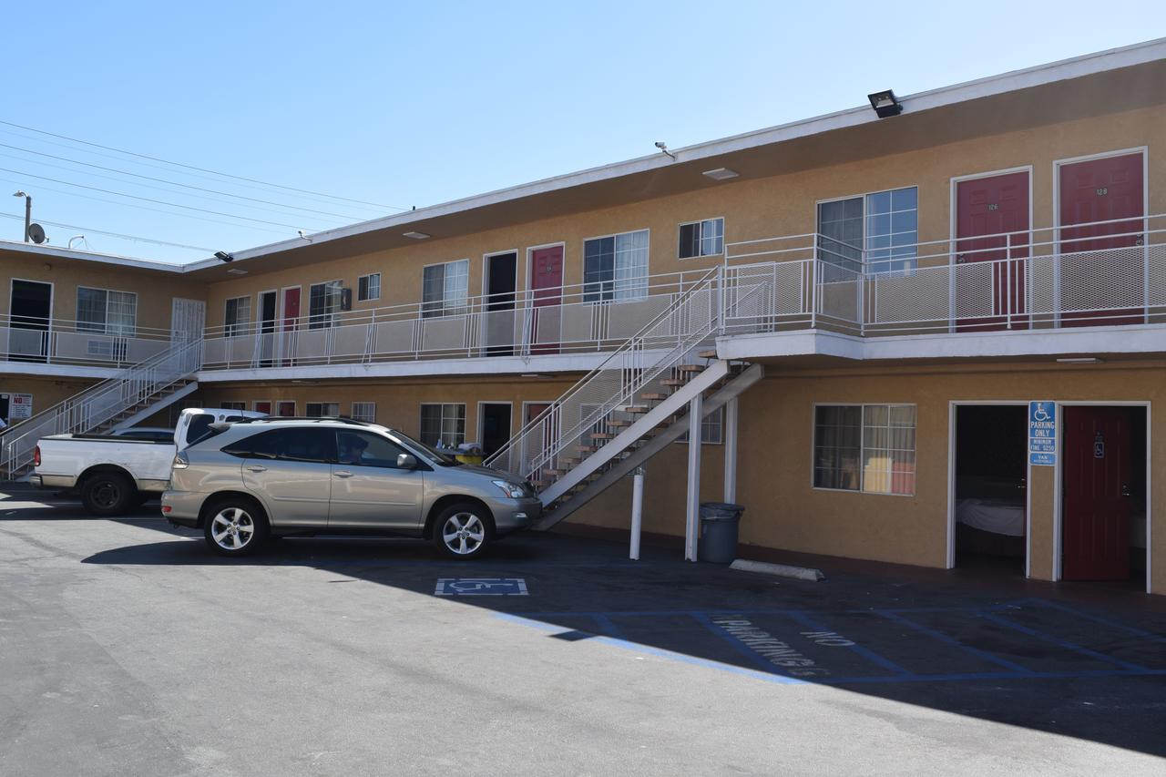 Motel Top Hat Motel